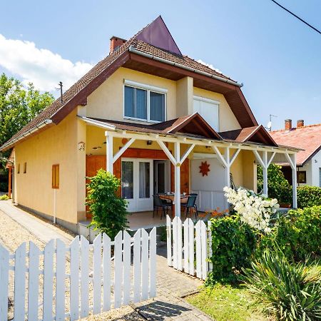 Holiday Home Jazmin By Interhome Balatonszarszo Exterior photo
